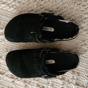Birkenstock black suede clog with fur lining